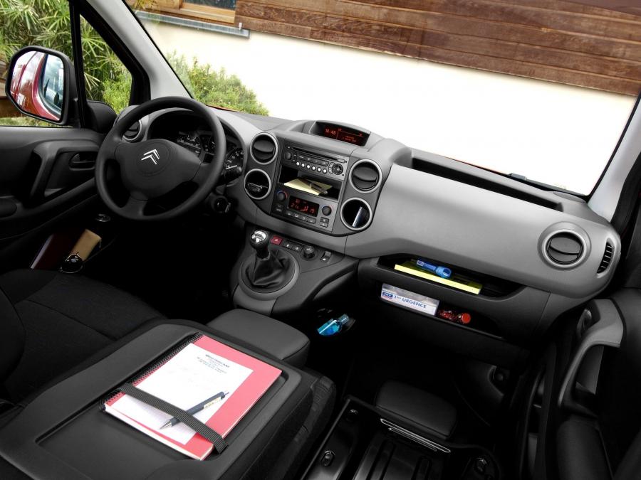  Citroen Berlingo Van 2008 года  (фото 2 из 16)